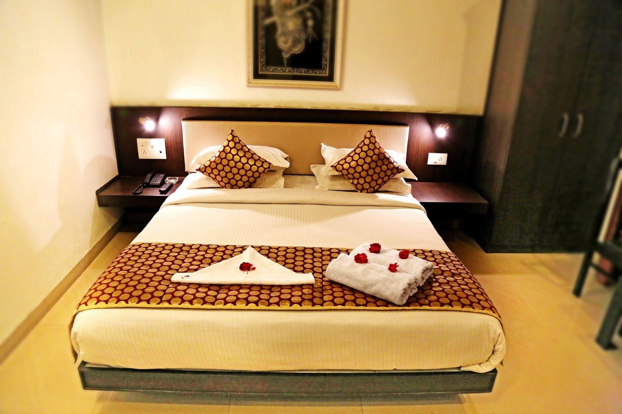 Narayans Leela Inn Удайпур Экстерьер фото